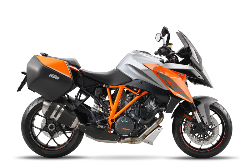 Illustration for article titled 2016 KTM 1290 Super Duke GT: Sport Touring That Requires Race Leathers